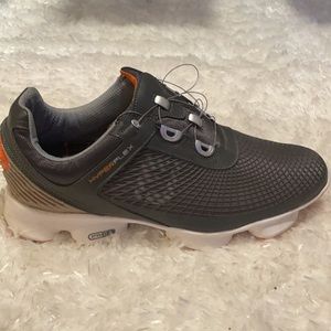 Footjoy men’s golf shoe